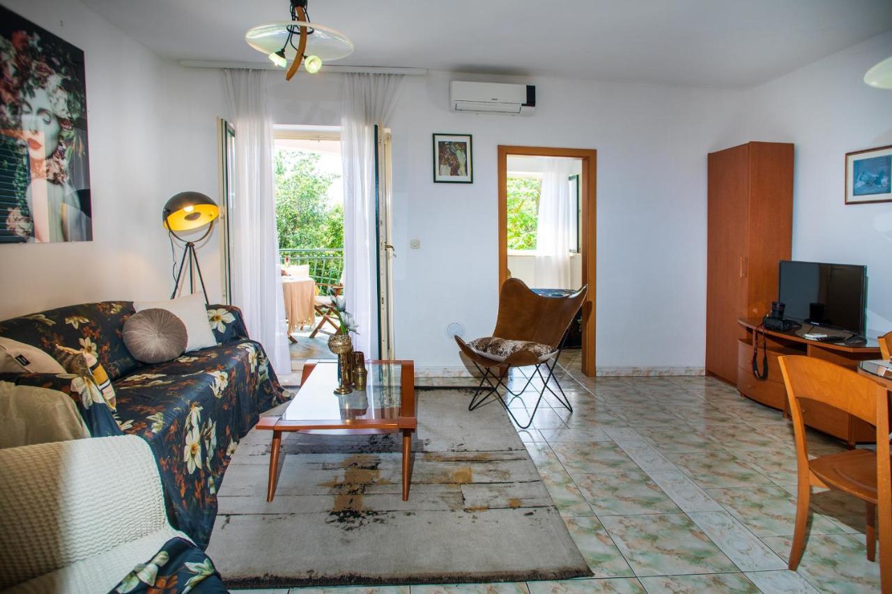 Villa Mareonda - Apartments Sussurro Rovinj Bagian luar foto