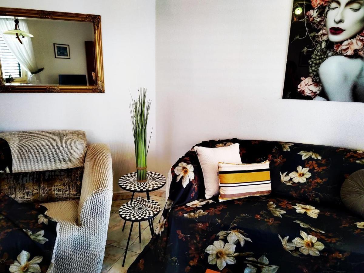 Villa Mareonda - Apartments Sussurro Rovinj Bagian luar foto