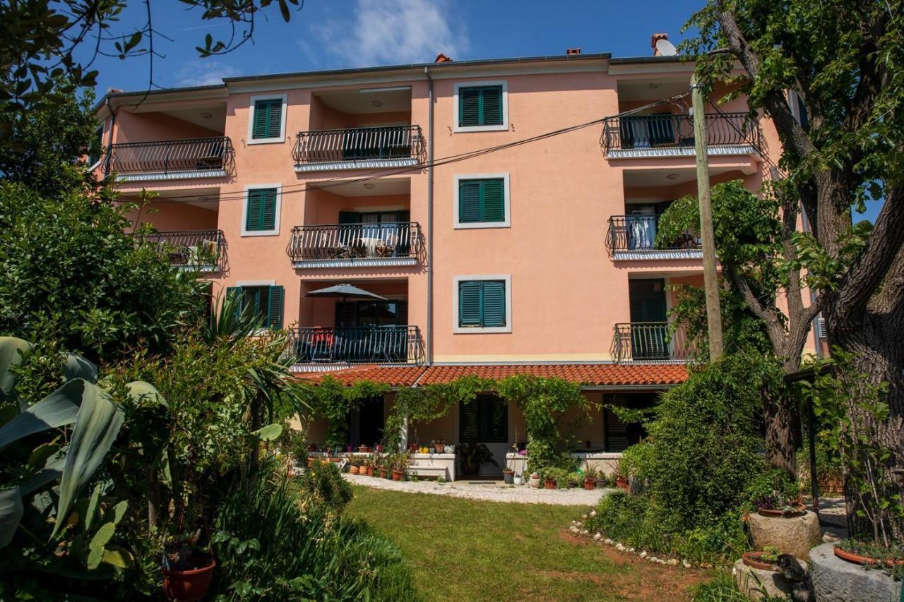 Villa Mareonda - Apartments Sussurro Rovinj Bagian luar foto