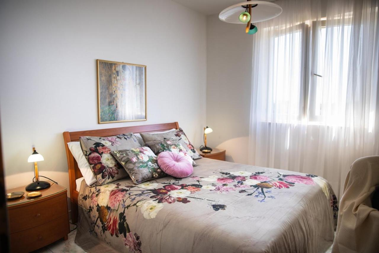 Villa Mareonda - Apartments Sussurro Rovinj Bagian luar foto