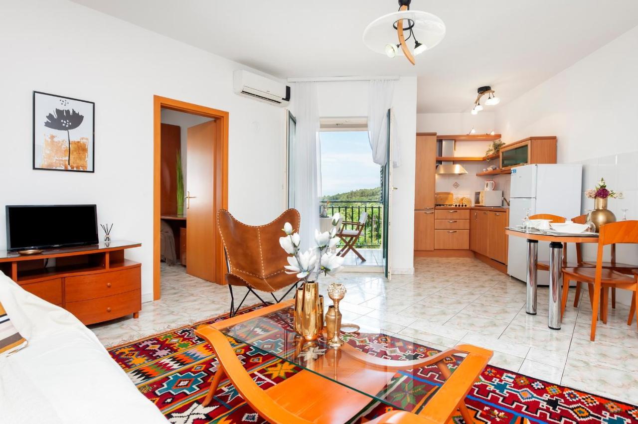 Villa Mareonda - Apartments Sussurro Rovinj Bagian luar foto
